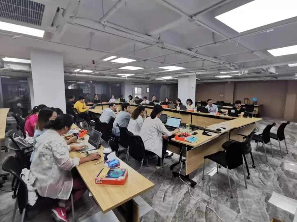 南京市鼓樓區教師發展中心決定于9月25日舉辦2019年鼓樓區中小學創客教育指導教師培訓班。