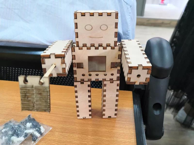 激光作品—機器人