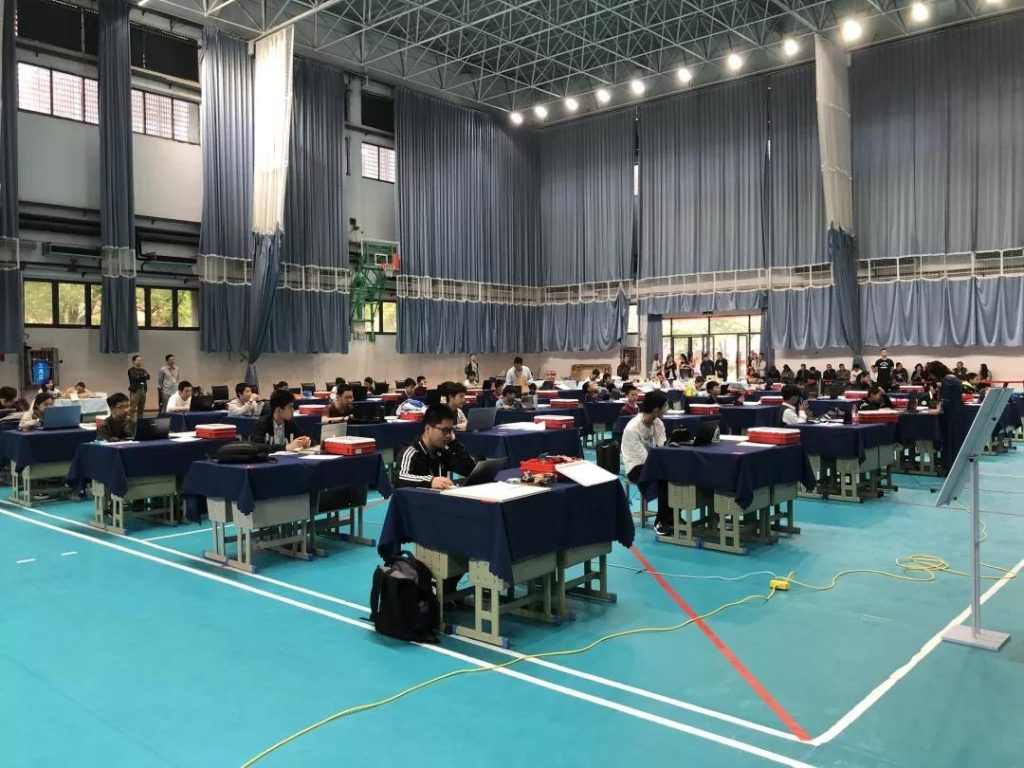  比賽開始前，秩序井然的現場/