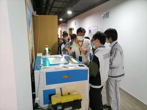 LaserMaker軟件與雷小宇、樂造匠也都干勁十足