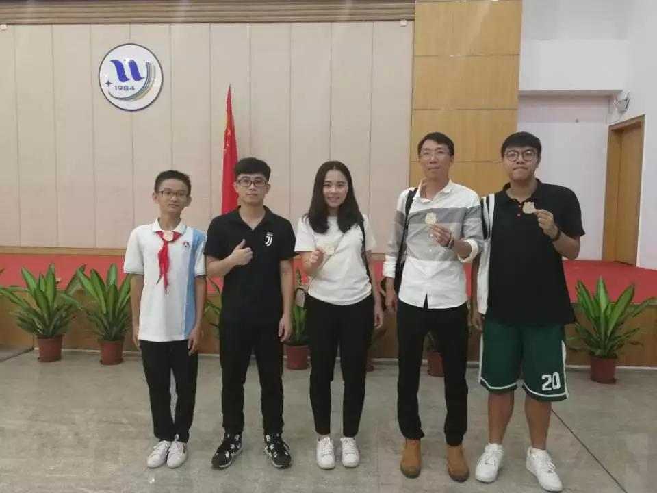 推動STEAM創客教育的發展，順德區教育局組織開展相關的專項培訓班，提升創客教師以及相關人員的創客素養和技能水平。