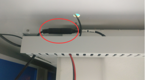 紅圈：紅點指示器接口