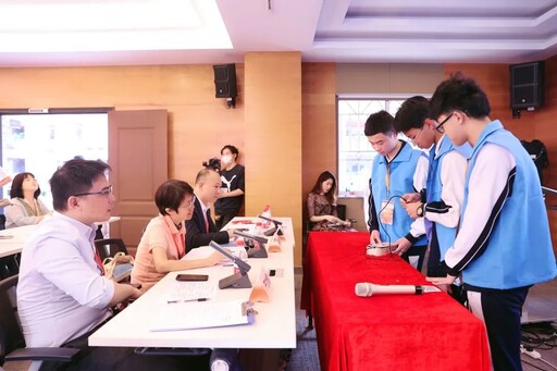 評審老師精準點評參賽學生的作品