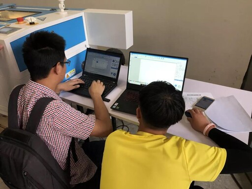 雷小宇、LaserMaker用起來