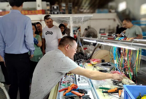 “星火計劃”暨第16期創客教育普惠工程師資培訓走進東莞雷宇激光