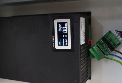 將光耦隔離拔掉，點擊紅色測試按鈕查看電流大小