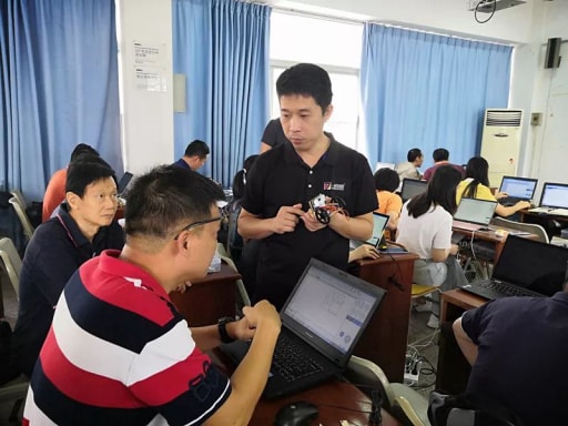 在場的學員老師都顯得格外認真和投入。