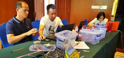 火熱持續(xù),雷宇攜創(chuàng)趣天地、蘑菇云創(chuàng)客點燃雙城造物激情!