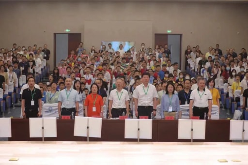 莊重的開幕儀式拉開了比賽的序幕